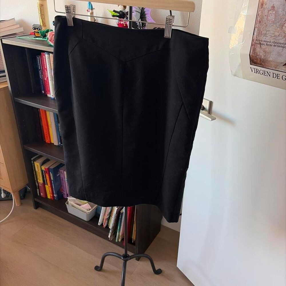 Worthington Classic Black Knee Length Pencil Skirt Women's Size 8